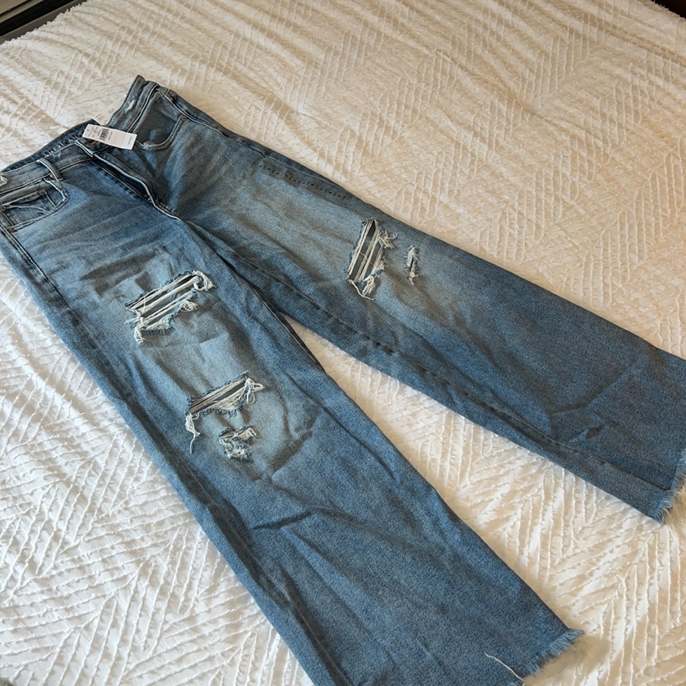 NWT American Eagle Wide Leg Stretch Ripped Jeans - Size 6 Long